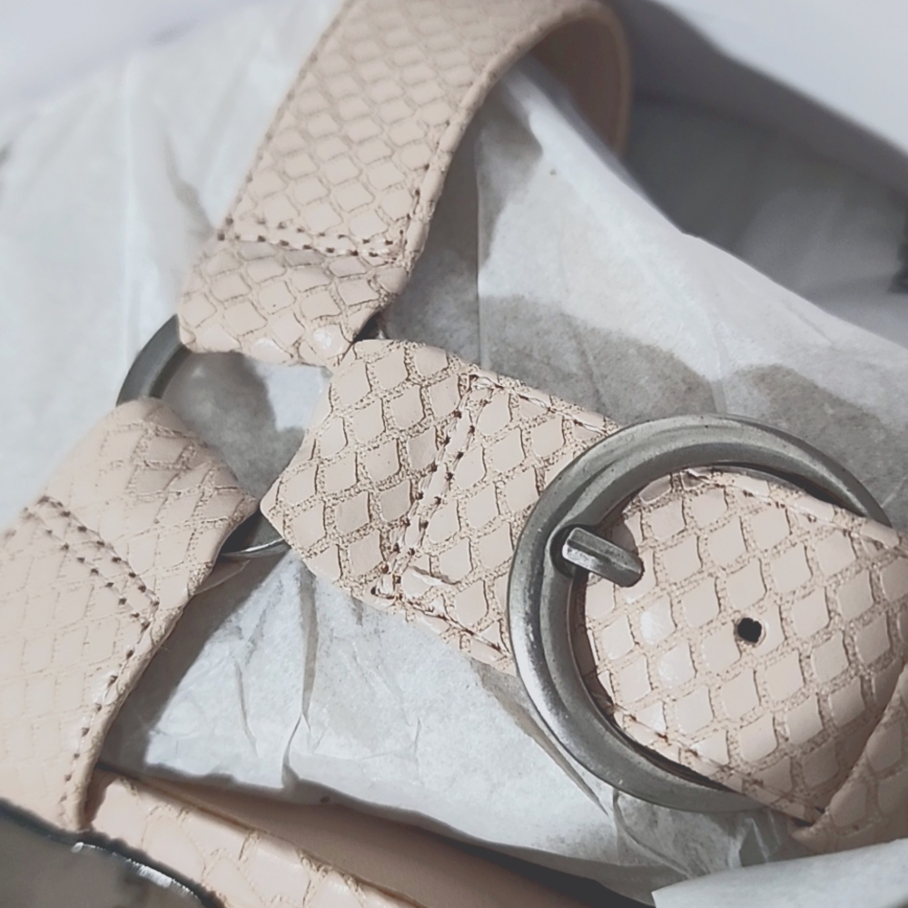 Karl Lagerfeld Paris NIB Women's Leather Dune Pink Cieone Sandal. Size 9.5M - Picture 10 of 12